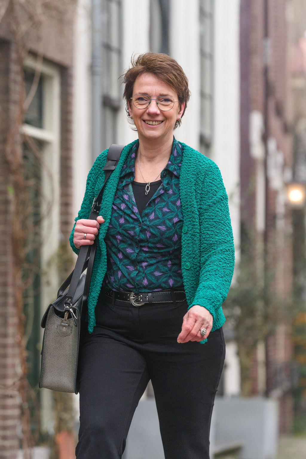 Miriam. Eigenaar Buro Boerkamp lachend. Inzetbaar als extern vertrrouwens persoon, interim-manager en biedt organisatie advies, LVV gecertificeerd